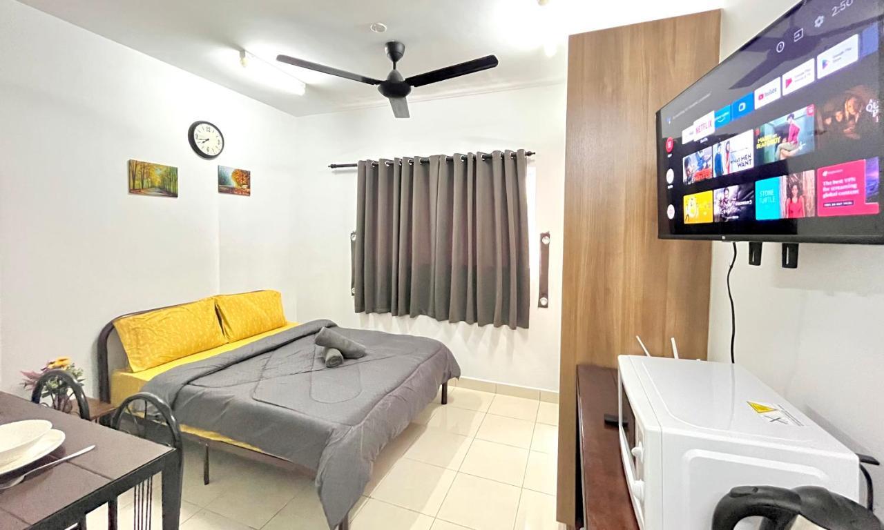 Alanis Studio Suite {Shortstay} Sepang Eksteriør bilde